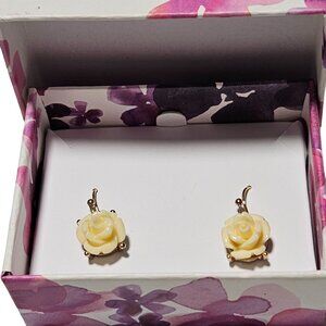 Vintage Avon Flower Earrings Carved Cream Rose Design Gift Box Womens Jewelry